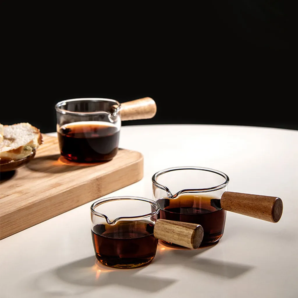 3 Stück Glas Messbecher Hitzebeständiger Holzgriff Glaswaage Tasse Milchtasse Glasmessbecher 50ml/100ml/150ml 4 3 Stück Glas Messbecher Hitzebeständiger Holzgriff Glaswaage Tasse Milchtasse Glasmessbecher 50ml/100ml/150ml – Bild 2