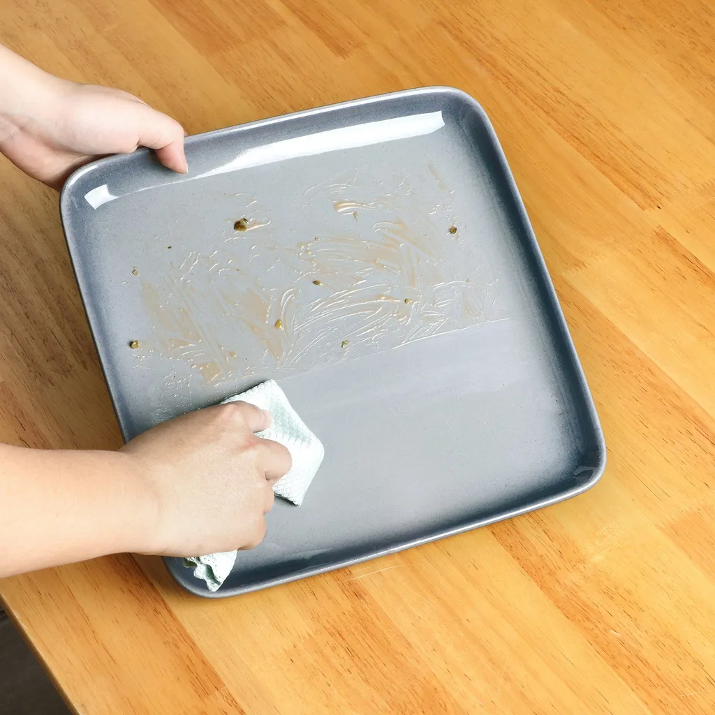 LOVECASA Tafelservice, 4-tlg Set Quadratische Speiseteller Aus Steingut, Flachteller, Frühstücksteller Für 4 Personen, Grau 10 LOVECASA Tafelservice, 4-tlg Set Quadratische Speiseteller Aus Steingut, Flachteller, Frühstücksteller Für 4 Personen, Grau – Bild 8