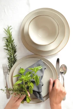 Mäser 931371 Nottingham Vintage Tafel-Service Für 4 Personen Mit Speiseteller Und Suppenteller Im Retro-Look, Steinzeug, Beige, 8-teilig (1 Set) -Küchenbedarf Laden 123b9a9f41468d340c08df61066f8875