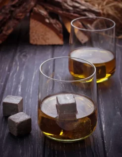 Echos 4er Whisky Steine Set Aus Granit | Wieder Verwendbar | Im Hochwertigem Stoffbeutel | 9 Echos 4er Whisky Steine Set Aus Granit | Wieder Verwendbar | Im Hochwertigem Stoffbeutel | -Küchenbedarf Laden 219bb78da1e6b8272ee881864eda4b44