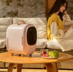 Baseus Mini Beauty Kühlschrank Für Kosmetik Reisekühlschrank Mit Heizung 8l 220V EU / 12V Weiß -Küchenbedarf Laden 330b7d60e2f29071c27cab42852ae982