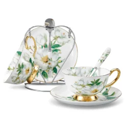 Panbado Kaffeeservice Set Aus Premium Bone China Porzellan, Beinhaltet 2 Kaffeetassen, 2 Untertassen, 2 Löffel, 1-tlg Metallständer