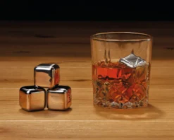 Whisky Geschenk-Set Mit 2 Gläsern, Eiswürfeln Aus Edelstahl, Zange, Samtbeutel In Einer Schönen Holzbox 29 Whisky Geschenk-Set Mit 2 Gläsern, Eiswürfeln Aus Edelstahl, Zange, Samtbeutel In Einer Schönen Holzbox -Küchenbedarf Laden c35d68c3437388441d1681e52ad6adec