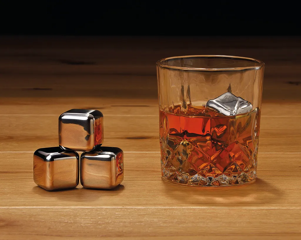 Whisky Geschenk-Set Mit 2 Gläsern, Eiswürfeln Aus Edelstahl, Zange, Samtbeutel In Einer Schönen Holzbox 15 Whisky Geschenk-Set Mit 2 Gläsern, Eiswürfeln Aus Edelstahl, Zange, Samtbeutel In Einer Schönen Holzbox – Bild 13
