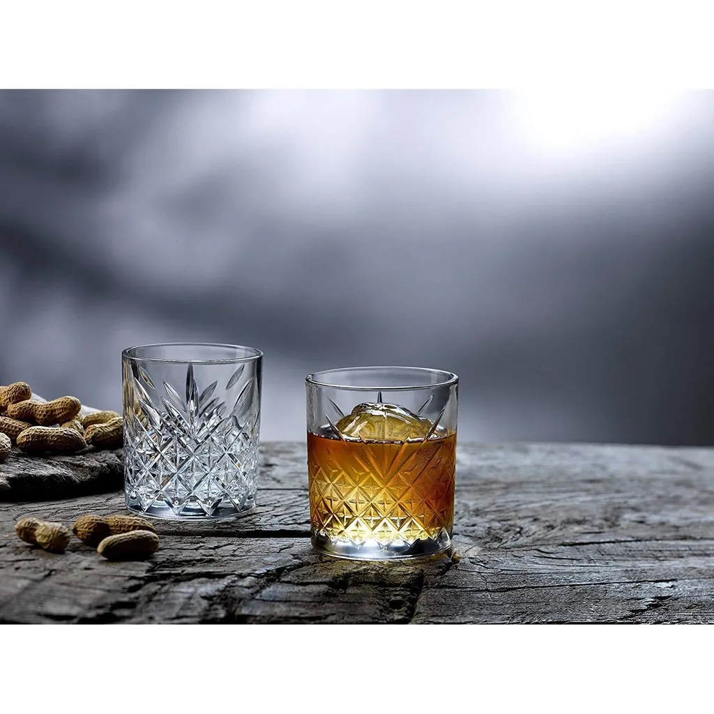 Pasabahce 52790 Whisky Glas Tumbler Timeless Im Kristall-Design, Höhe 9,6 Cm, 345 Ml, 4 Stück, Retro-Design 4 Pasabahce 52790 Whisky Glas Tumbler Timeless Im Kristall-Design, Höhe 9,6 Cm, 345 Ml, 4 Stück, Retro-Design – Bild 2