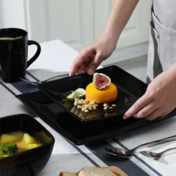 Vancasso Tafelservice »SOHO« 16-tlg. Porzellan Teller Set, Kombiservice Tafelset Mit Kaffeetassen, Müslischalen, Schwarz 11 Vancasso Tafelservice »SOHO« 16-tlg. Porzellan Teller Set, Kombiservice Tafelset Mit Kaffeetassen, Müslischalen, Schwarz -Küchenbedarf Laden f41fcc1da29a1a916ab12df182c42ce8