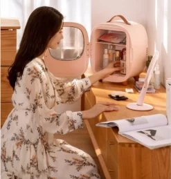 Baseus Mini Beauty Kühlschrank Für Kosmetik Reisekühlschrank Mit Heizung 8l 220V EU / 12V Weiß -Küchenbedarf Laden f4f7739d14a0dc5548cb13db88714845